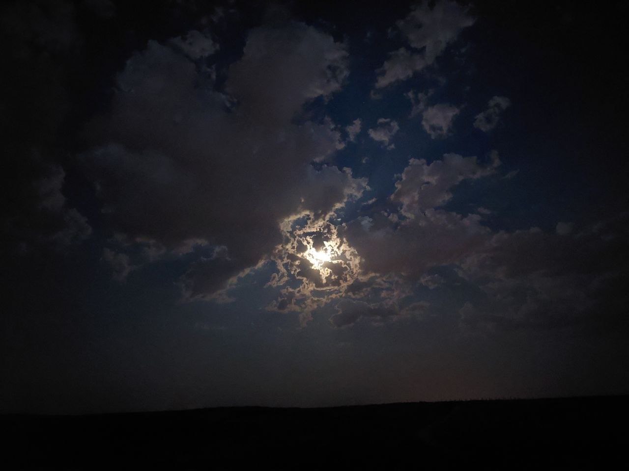 La noche avanza…